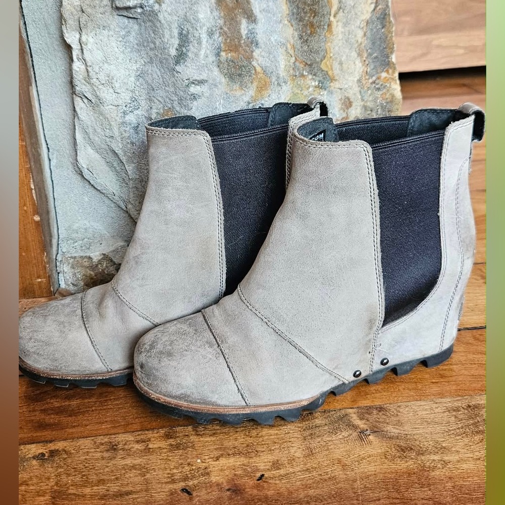 Sorel Lea Wedge Waterproof Leather Chelsea Ankle Booties